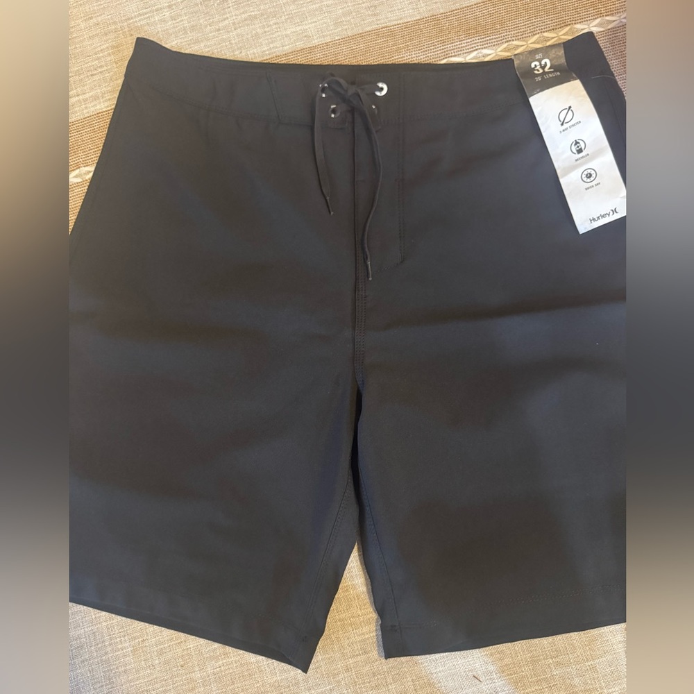 Men’s Hurley board shorts size 32 bnwt